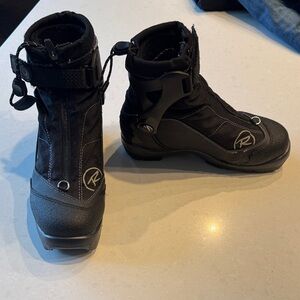 Rossignol back country cross country skiing boots. Mountain precision.